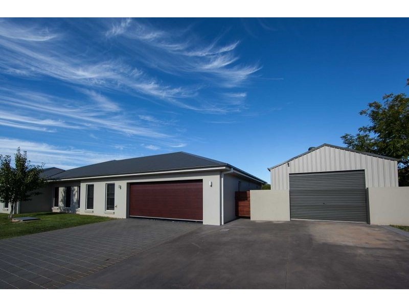 27 Stirling Avenue, Orange NSW 2800