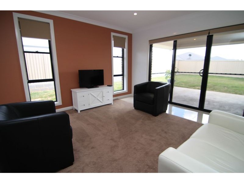 13 Saphire Street, Orange NSW 2800