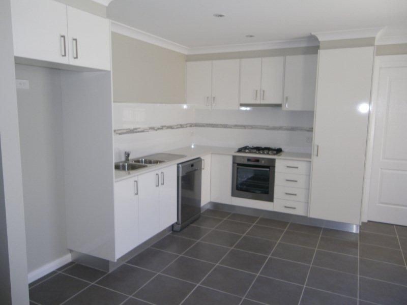 2/24 Wakeford Street, Orange NSW 2800