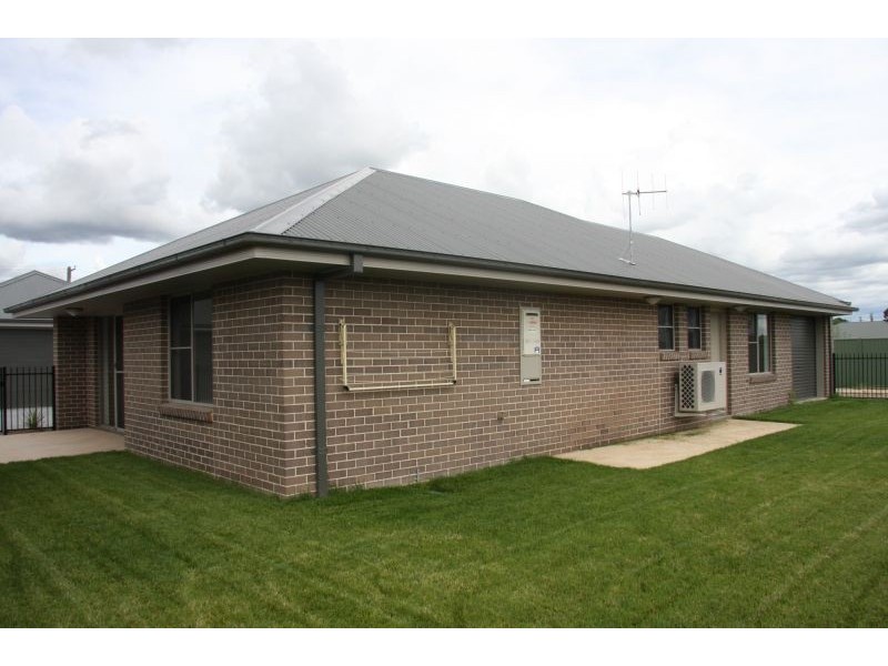 5/190 Gilmour Street, Bathurst NSW 2795