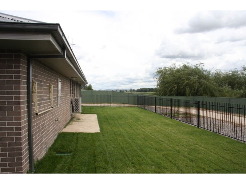 5/190 Gilmour Street, Bathurst NSW 2795