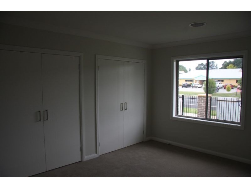 8/190 Gilmour Street, Bathurst NSW 2795