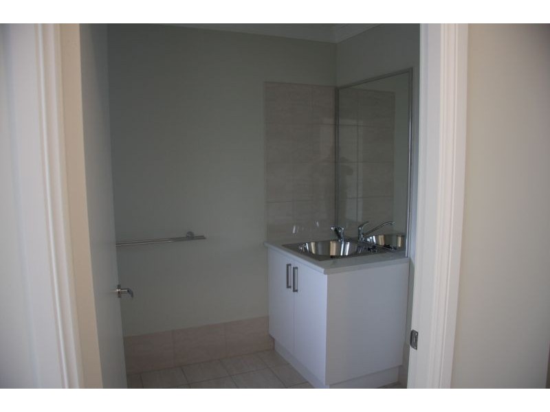 8/190 Gilmour Street, Bathurst NSW 2795