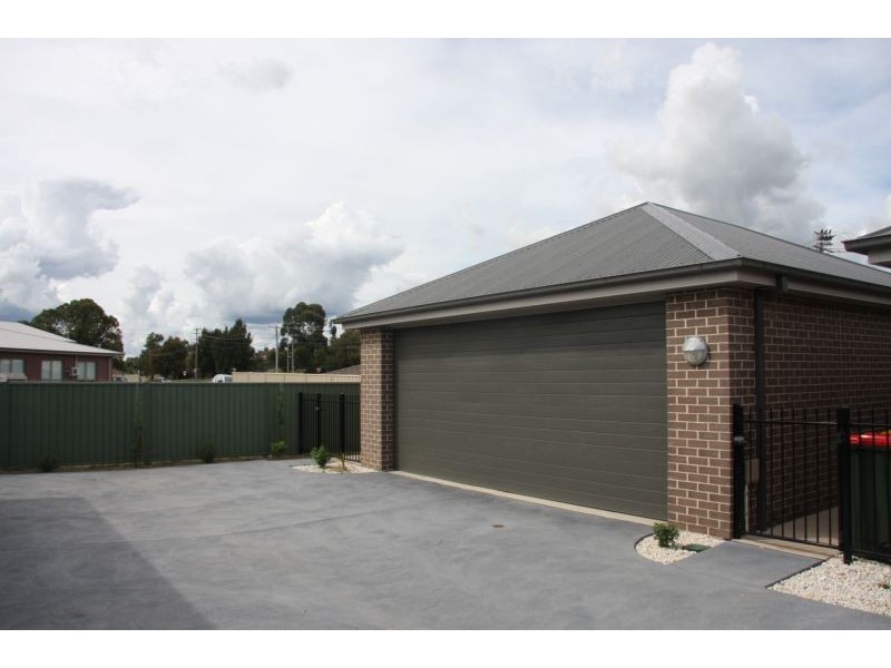 11/190 Gilmour Street, Bathurst NSW 2795