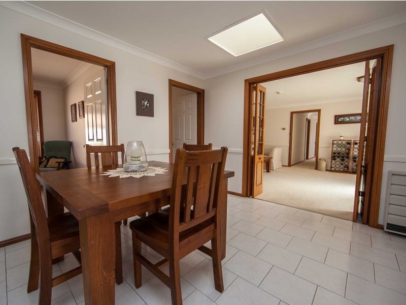 9 Braemar Circuit, Orange NSW 2800