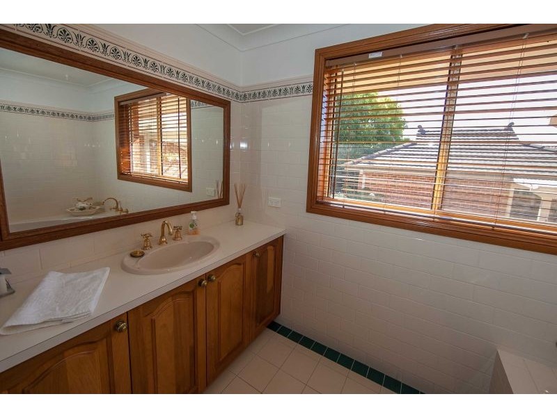 9 Braemar Circuit, Orange NSW 2800