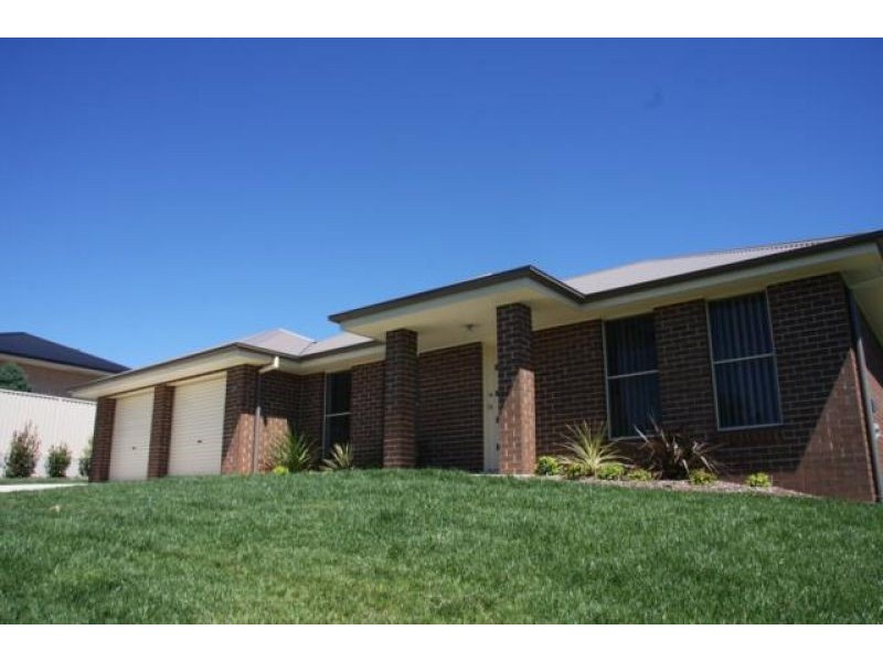 11 Oliver Street, Blayney NSW 2799