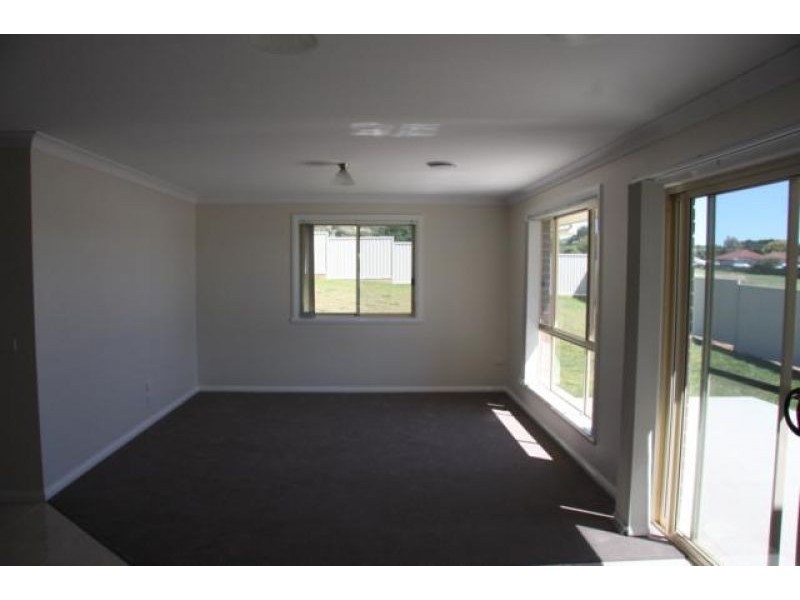 11 Oliver Street, Blayney NSW 2799