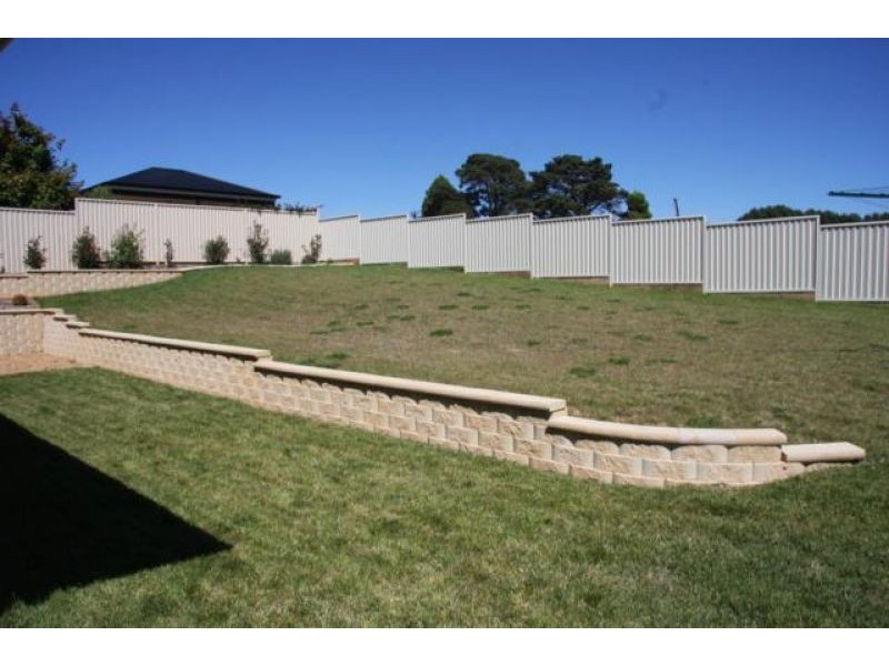 11 Oliver Street, Blayney NSW 2799