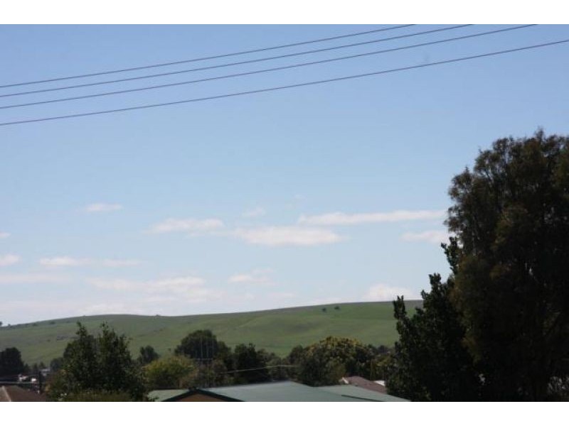 11 Oliver Street, Blayney NSW 2799