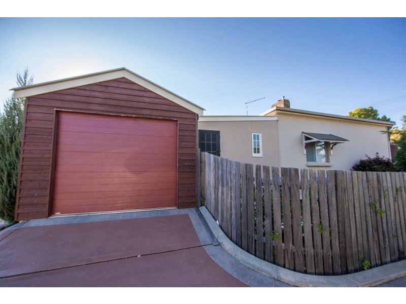 17a Icely Road, Orange NSW 2800