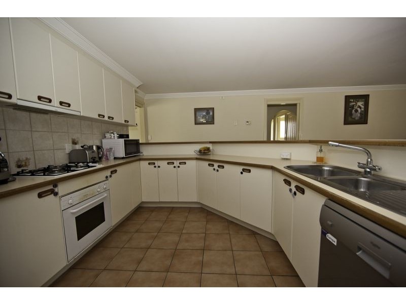 9 Rodd Place, Orange NSW 2800