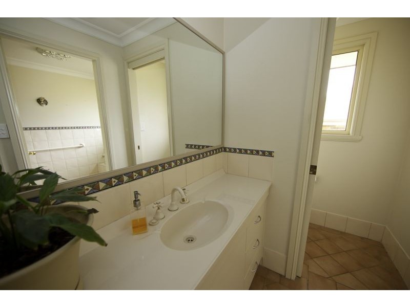 9 Rodd Place, Orange NSW 2800
