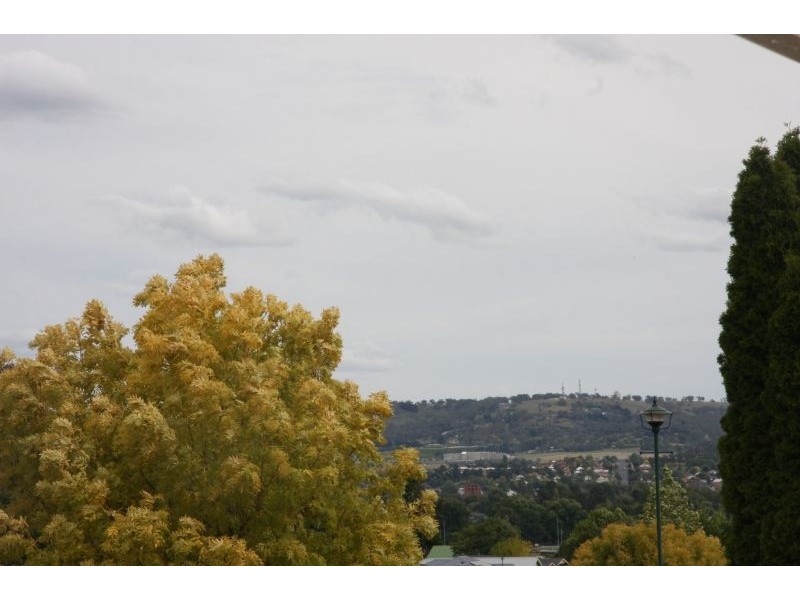 17 Jagoe Drive, Bathurst NSW 2795