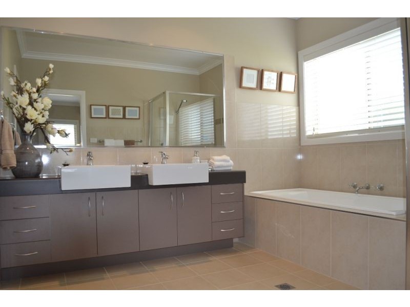 17 Murray Avenue, Orange NSW 2800