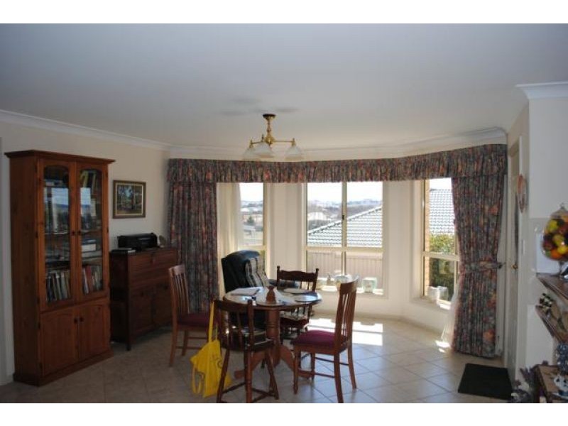 14 Piggott Place, Blayney NSW 2799