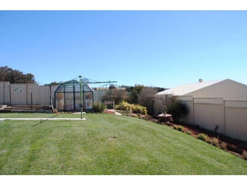 14 Piggott Place, Blayney NSW 2799