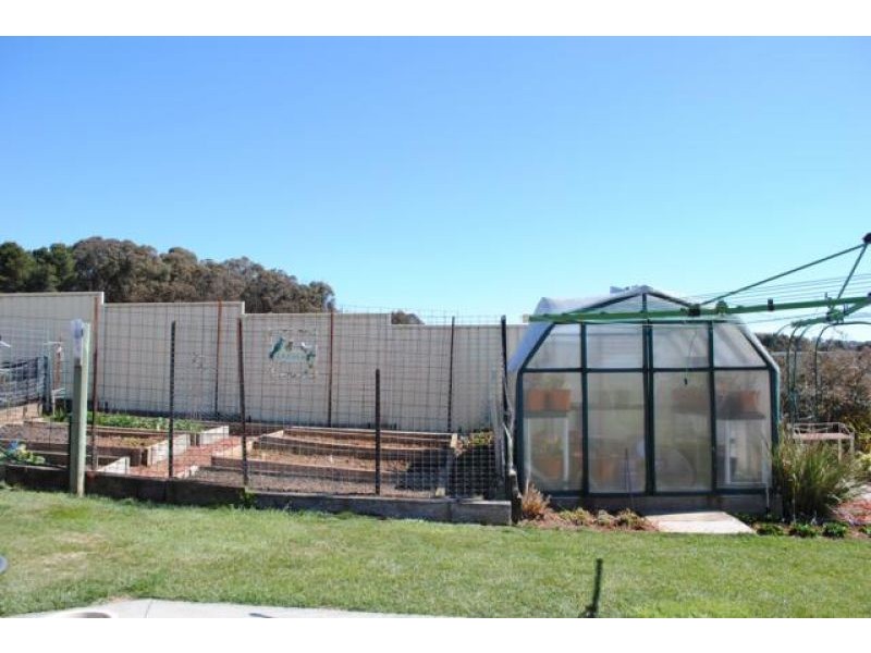 14 Piggott Place, Blayney NSW 2799