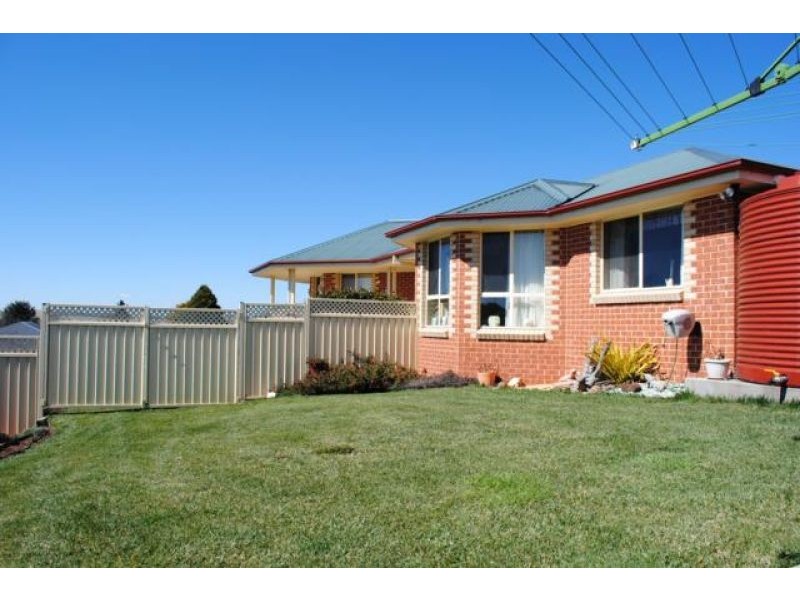 14 Piggott Place, Blayney NSW 2799