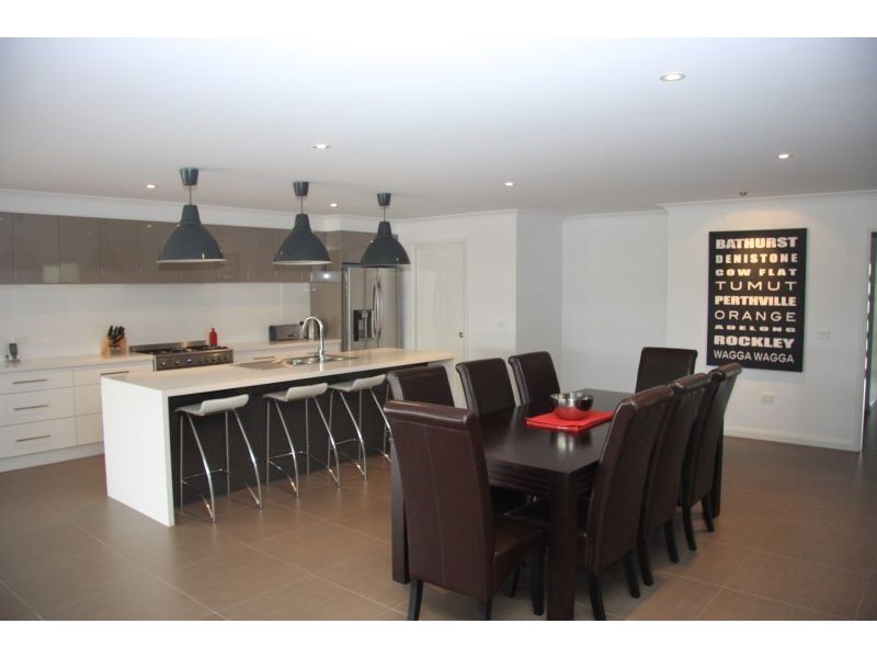 22 Arnold Court, Bathurst NSW 2795