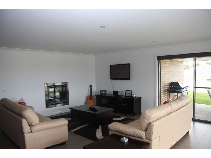 22 Arnold Court, Bathurst NSW 2795