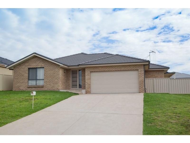 3 George Weily Place, Orange NSW 2800
