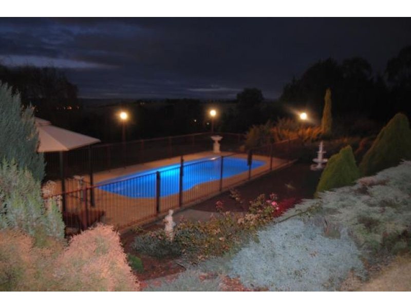 90 Windemere Drive, Bathurst NSW 2795