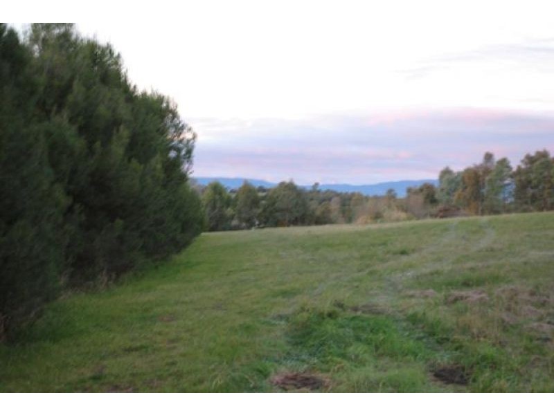 90 Windemere Drive, Bathurst NSW 2795