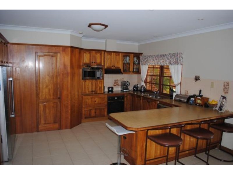 90 Windemere Drive, Bathurst NSW 2795