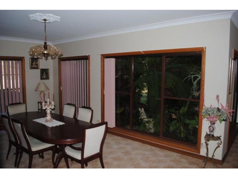 90 Windemere Drive, Bathurst NSW 2795