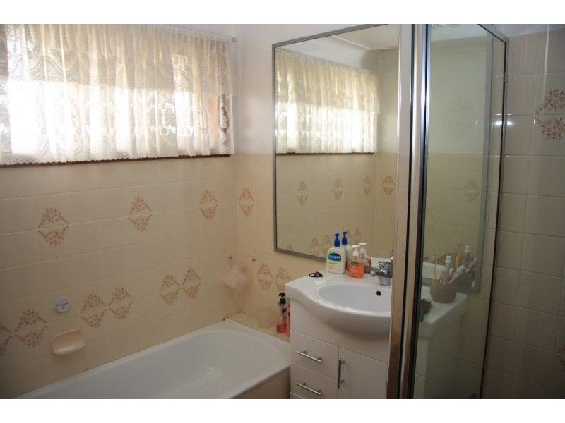 20 Sloman Place, Bathurst NSW 2795