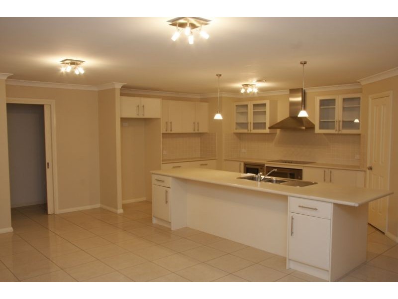 15 Marriott Avenue, Bathurst NSW 2795