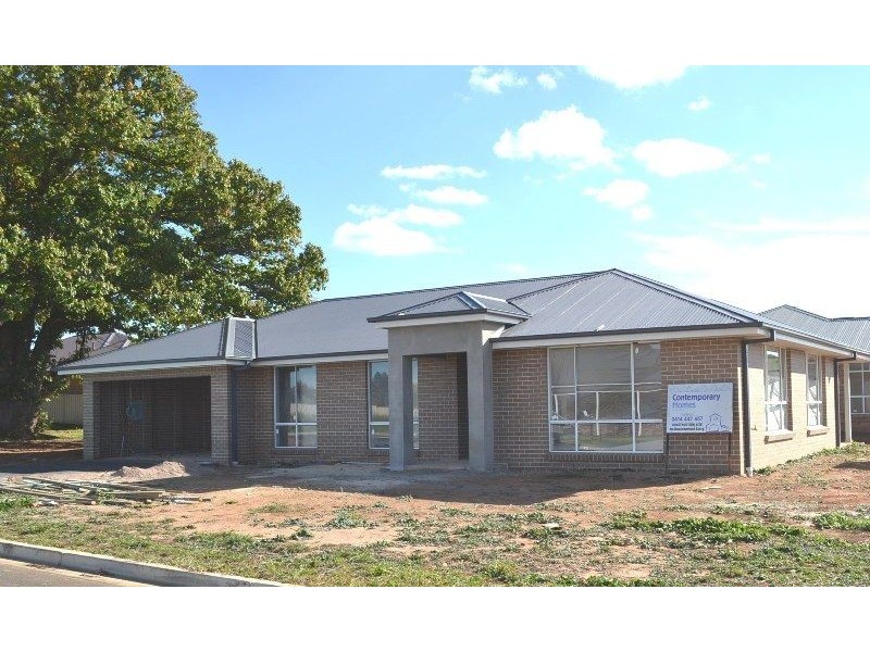 37 Valencia Drive, Orange NSW 2800
