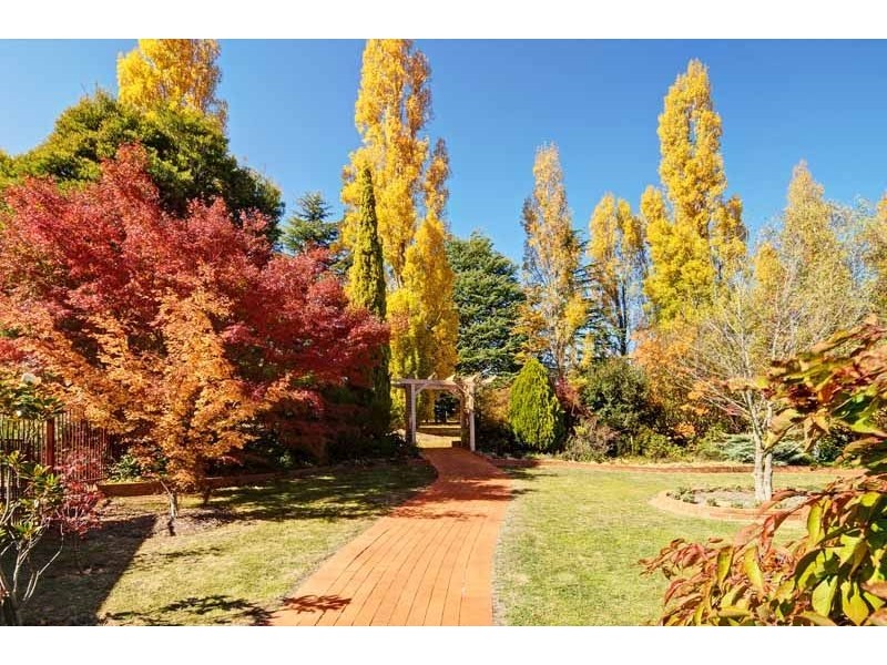 8 Yarawini Drive, Orange NSW 2800