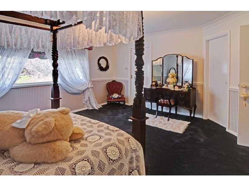 8 Yarawini Drive, Orange NSW 2800