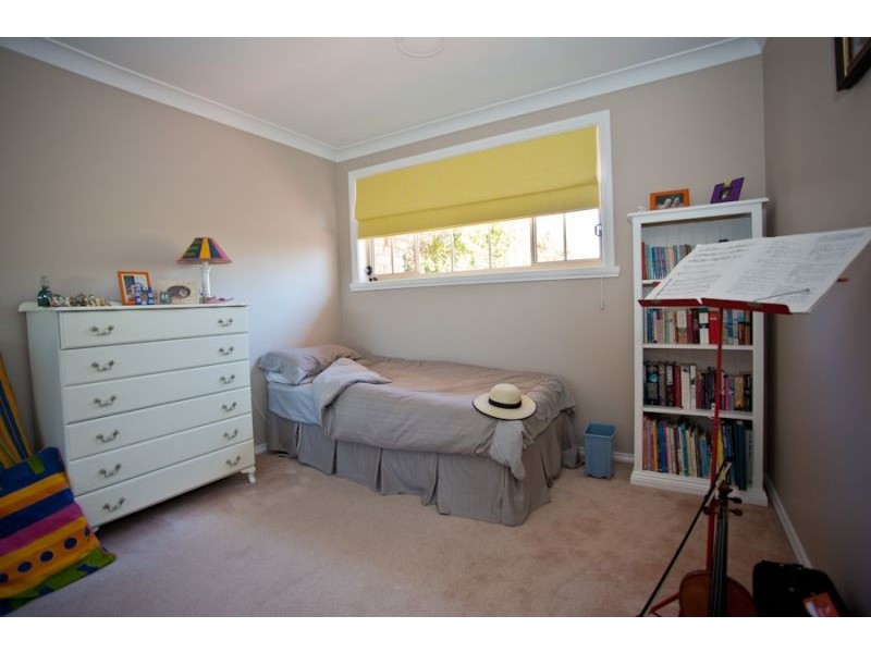 6 Anthony Crescent, Orange NSW 2800