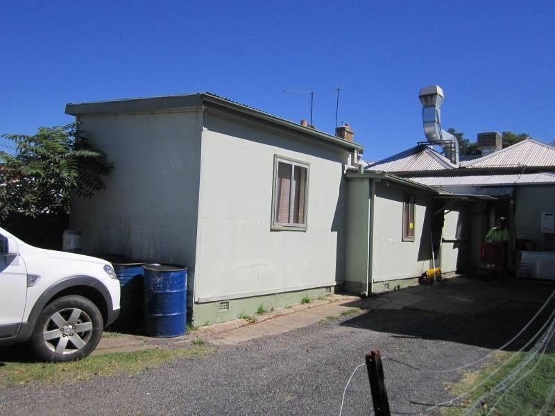 254 Stewart Street, Bathurst NSW 2795