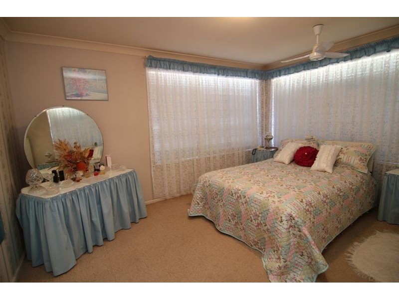 11 James Cook Crescent, Orange NSW 2800