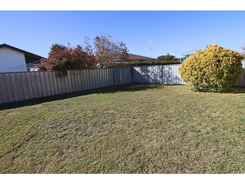 11 James Cook Crescent, Orange NSW 2800