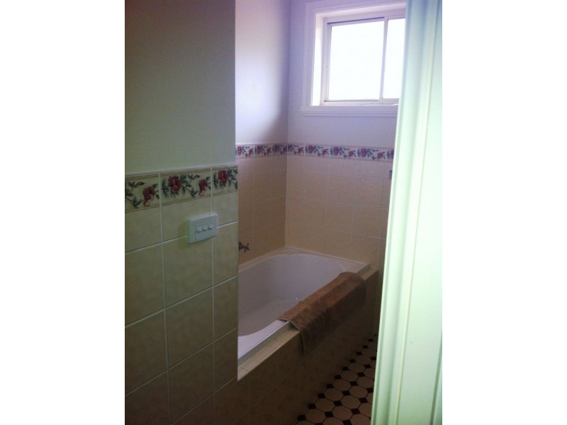 2/10 Seymour Street, Bathurst NSW 2795