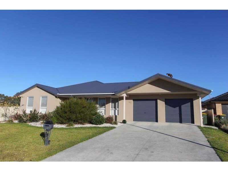 134 Diamond Drive, Orange NSW 2800