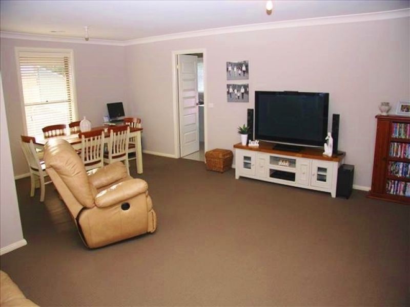4 Colonial Circuit, Kelso NSW 2795