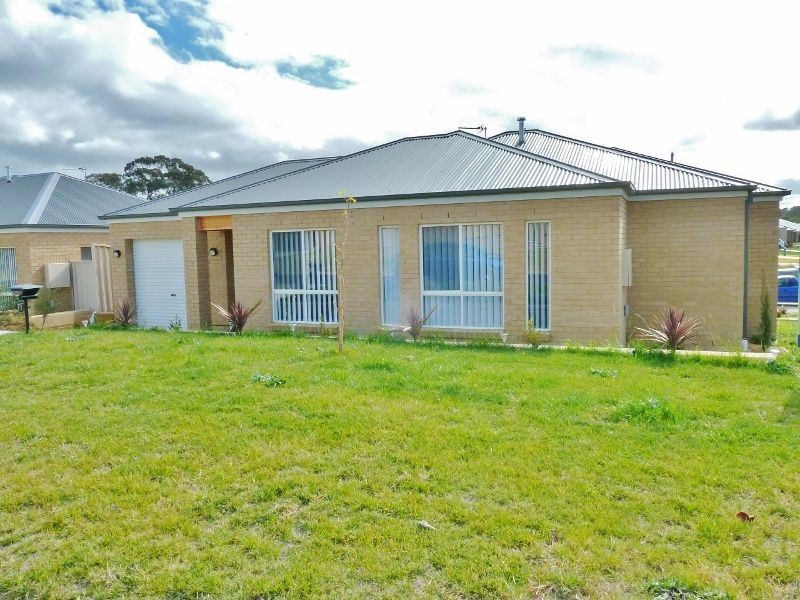 71 Brooklands Drive, Orange NSW 2800