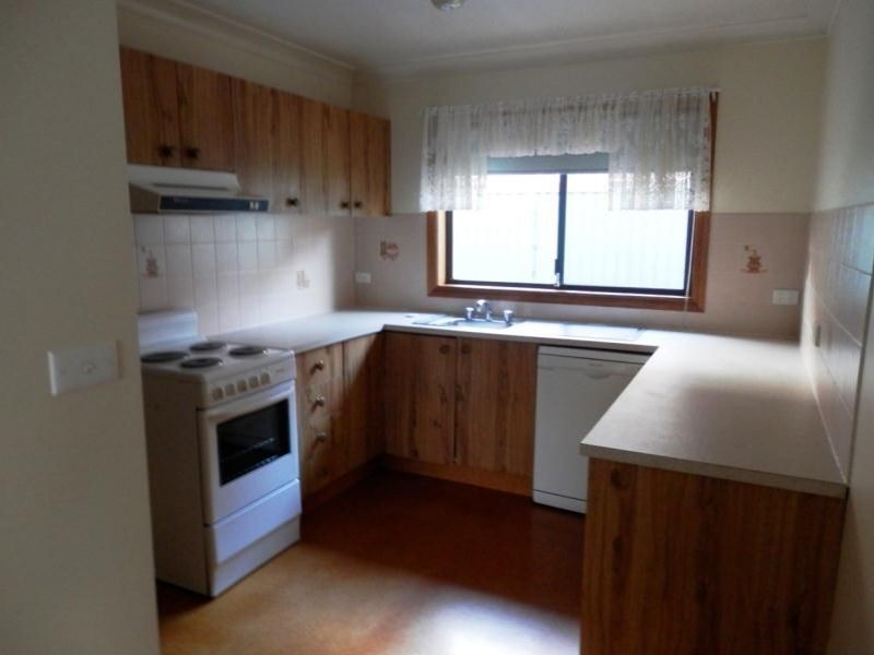 2/112 Piper Street, Bathurst NSW 2795