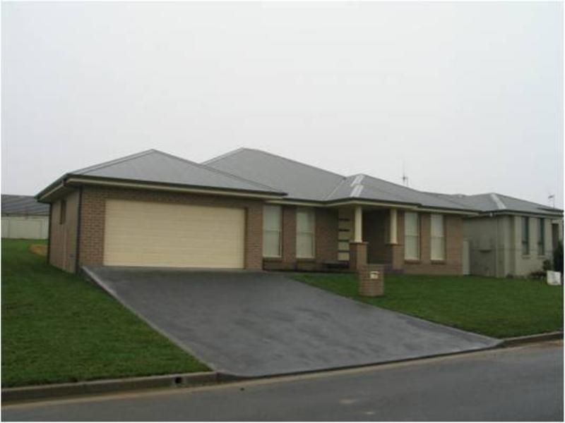 24 Brooklands Drive, Orange NSW 2800