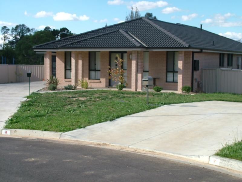 6 Burrows Court, Orange NSW 2800