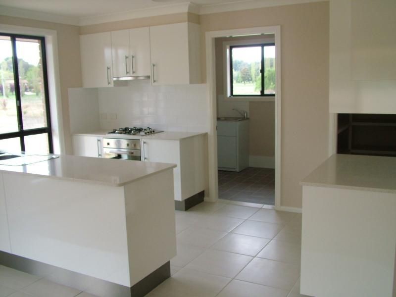 6 Burrows Court, Orange NSW 2800