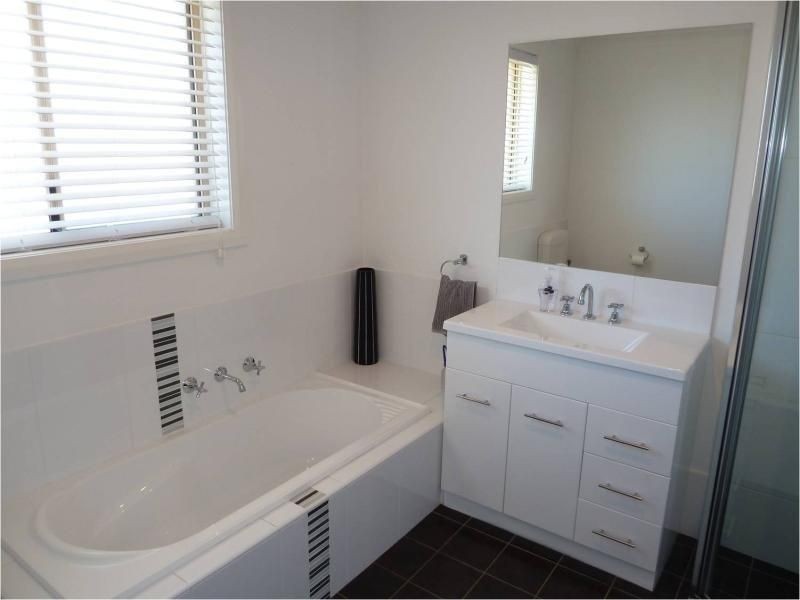 2 Jeanette Place, Orange NSW 2800