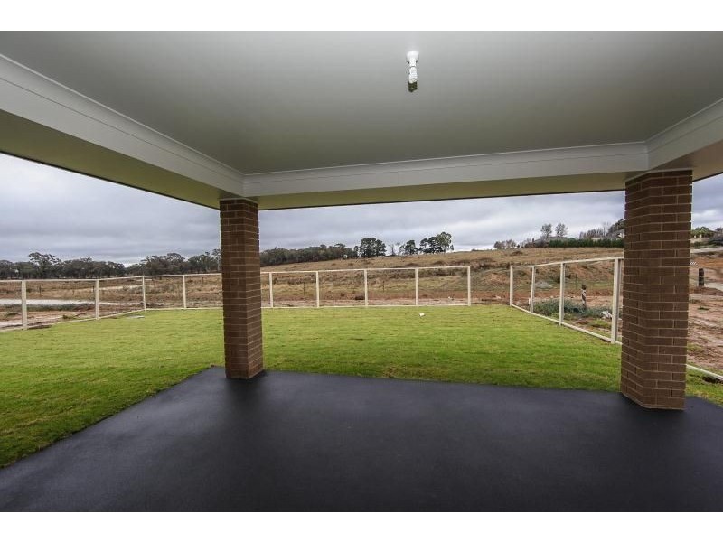 6 Molloy Drive, Orange NSW 2800