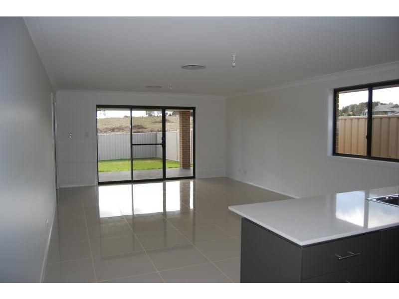 6 Molloy Drive, Orange NSW 2800